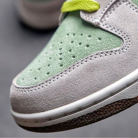 Nike Dunk Low SE85 In women size NWT - Picture 6 of 6